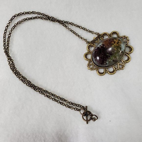 Flower Necklace with chain - Picture 3 of 5